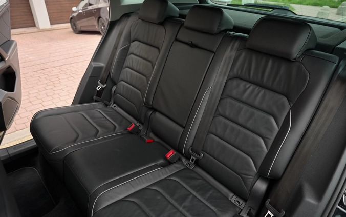 Volkswagen Tiguan cena 79700 przebieg: 213000, rok produkcji 2016 z Płock małe 781
